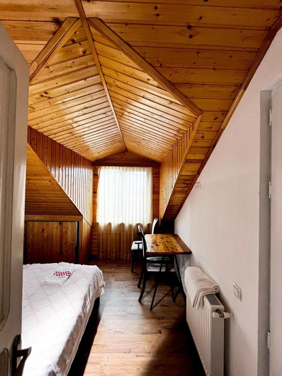 Nino & Irodi'S Guest House Kutaisi Eksteriør billede