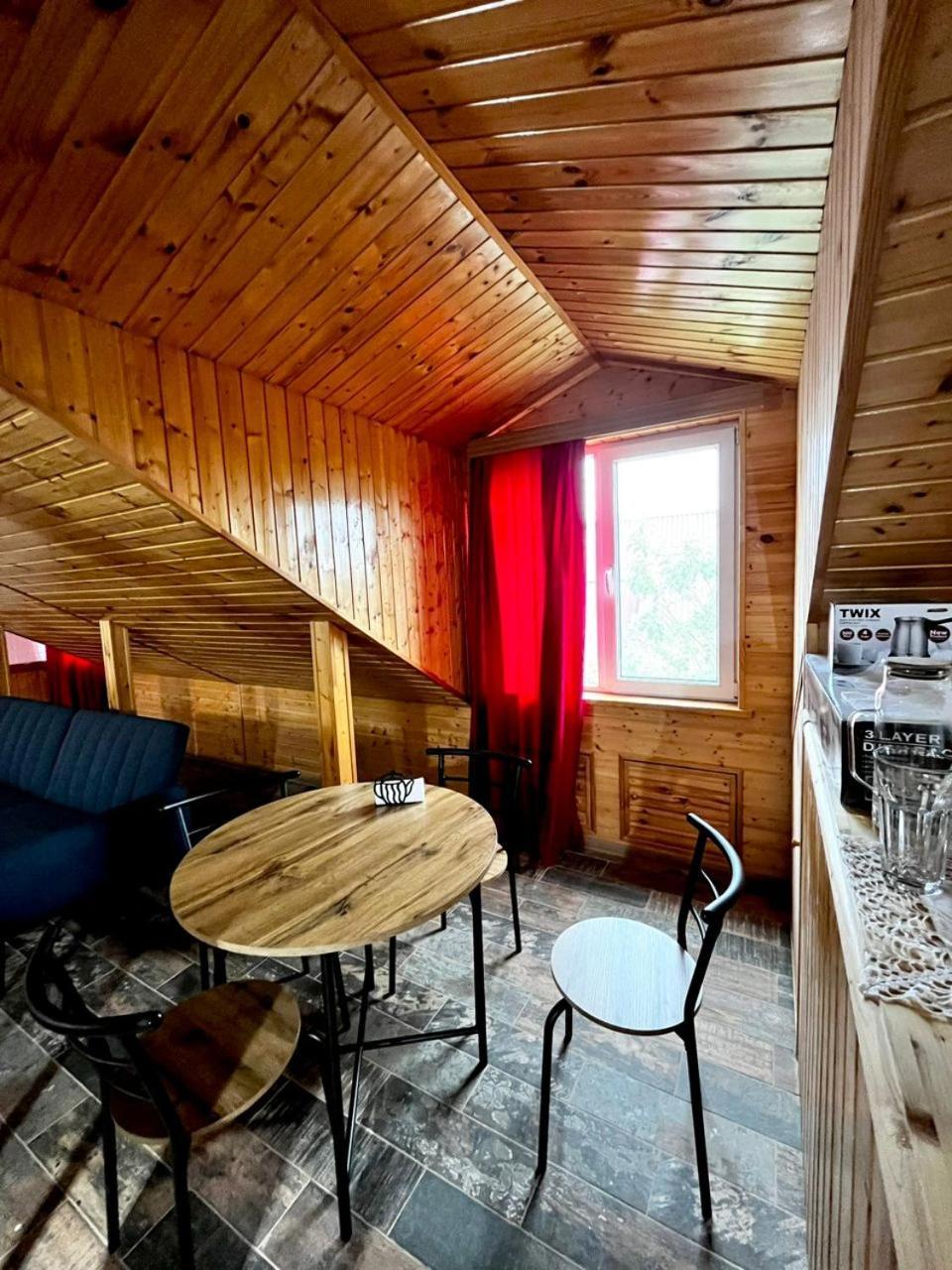 Nino & Irodi'S Guest House Kutaisi Eksteriør billede