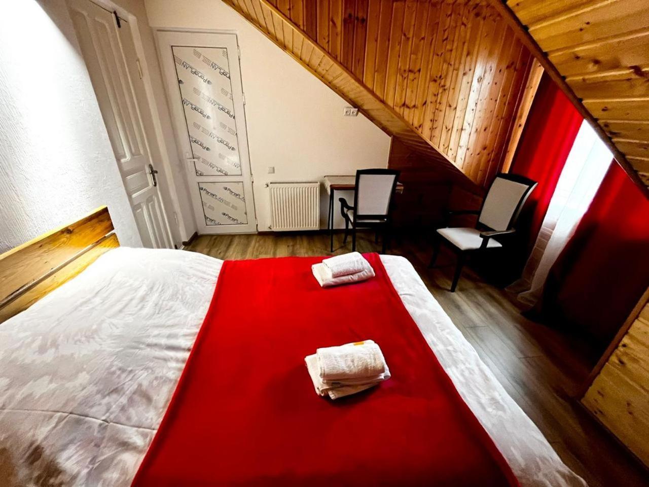 Nino & Irodi'S Guest House Kutaisi Eksteriør billede